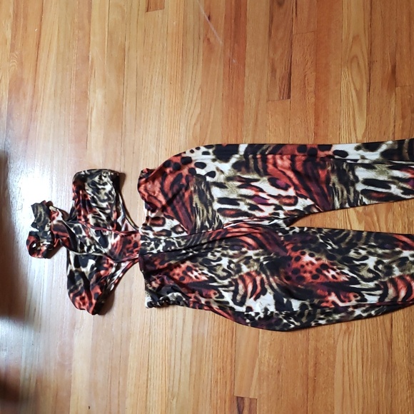 FASHION NOVA XL Cut out animal print Jumpsuit with high-neck design - Picture 5 of 5
